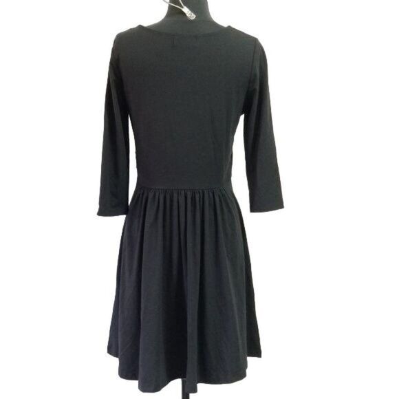 New Little Black Dress Size M Surplice Elegant Comfortable Figure Flattering - Picture 5 of 8